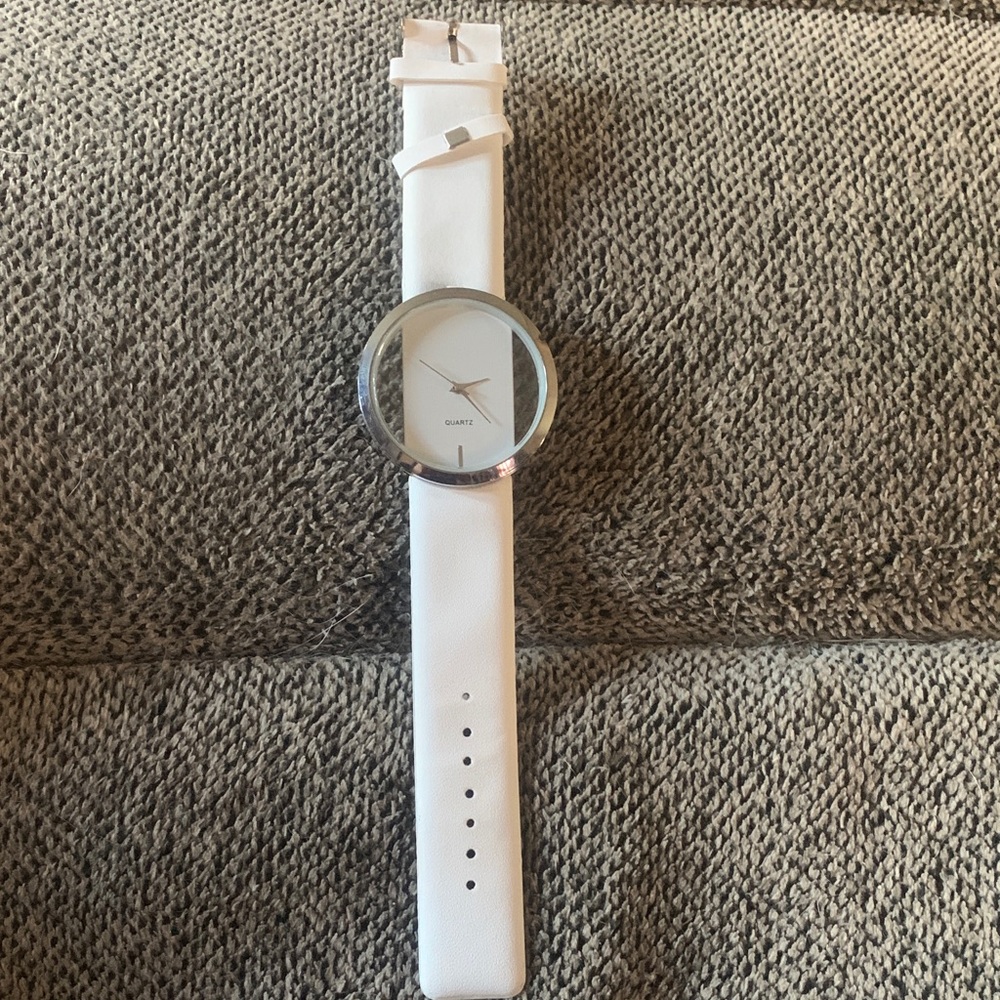 New Quartz White Leather Strap Watch